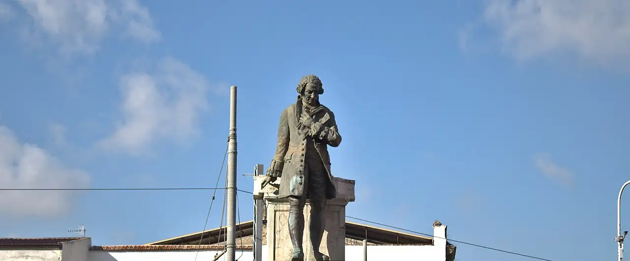 Statua di Francesco Durante Statua di Francesco Durante
